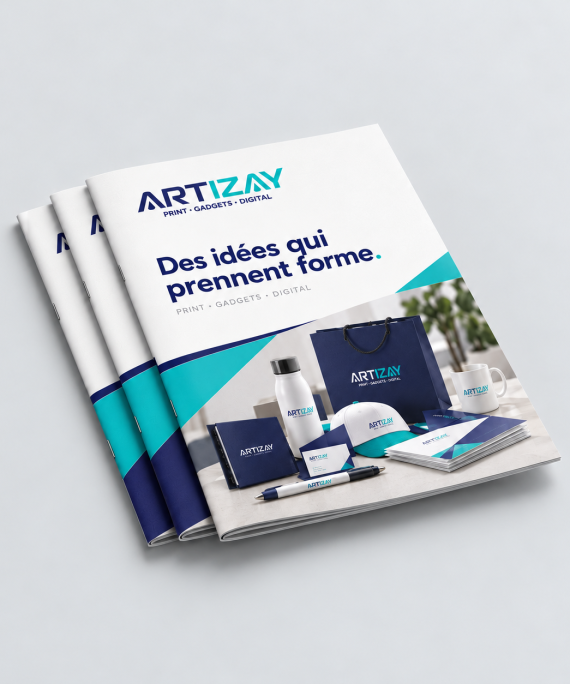 Brochures ARTIZAY empilées et exemplaire ouvert, avec une mise en page blanche, bleu nuit et turquoise.